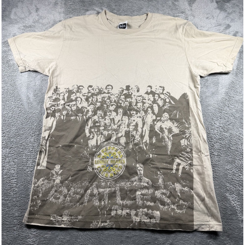 Vintage The Beatles Sgt Pepper Cream Graphic T-Shirt Estimated L